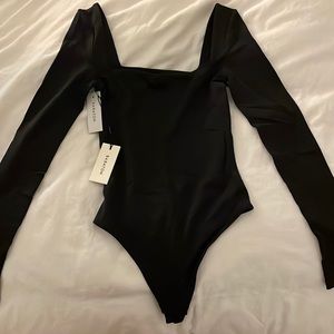 Aritzia contour squareneck bodysuit